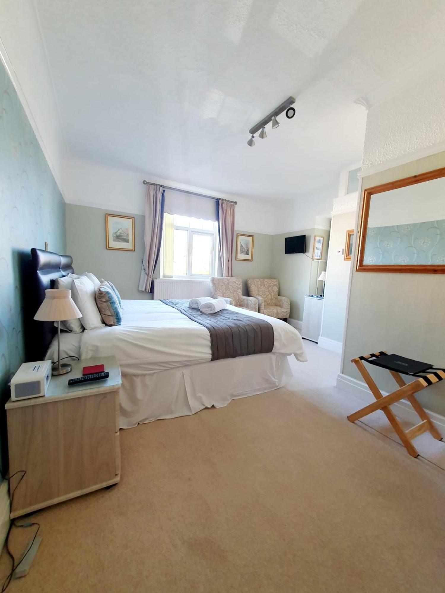 Cleave Court Guest House Llandudno Ngoại thất bức ảnh
