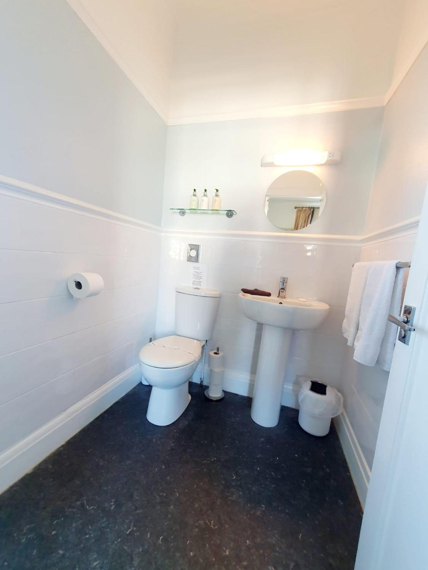 Cleave Court Guest House Llandudno Ngoại thất bức ảnh